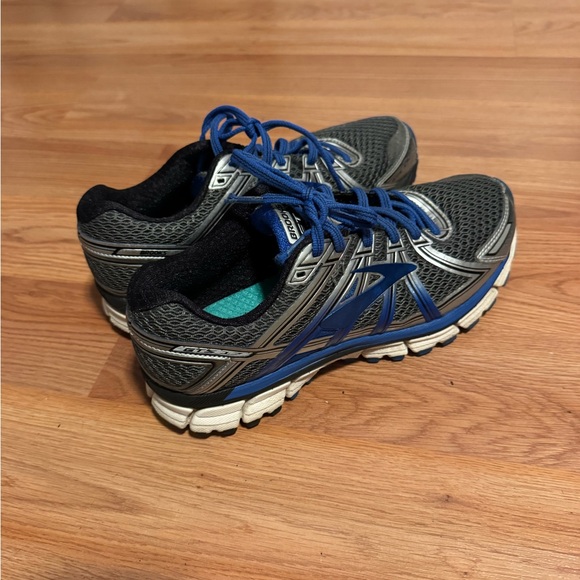 Brooks running sneakers - Picture 3 of 4